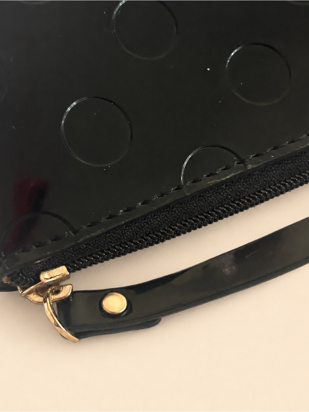 KATE SPADE Patent Black Zip Pouch EUC - Picture 4 of 9